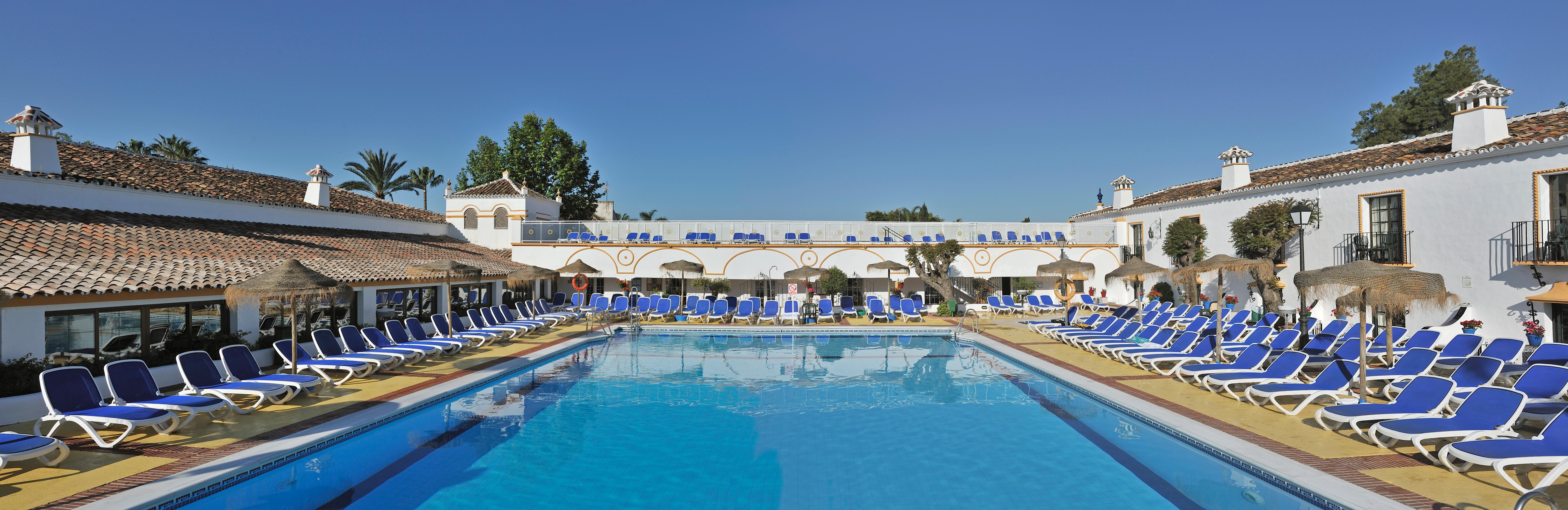Globales Cortijo Blanco Hotel 3*