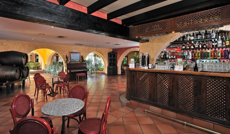 Hotel Globales Cortijo Blanco 3*